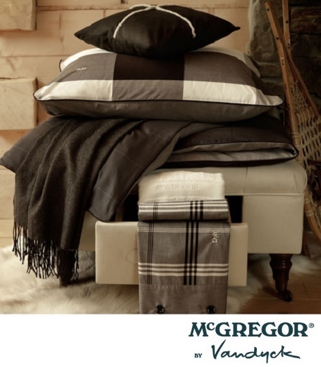 McGregor SKI SOCIETY SUEDE KUSSEN  zwart plaid ruit.jpg